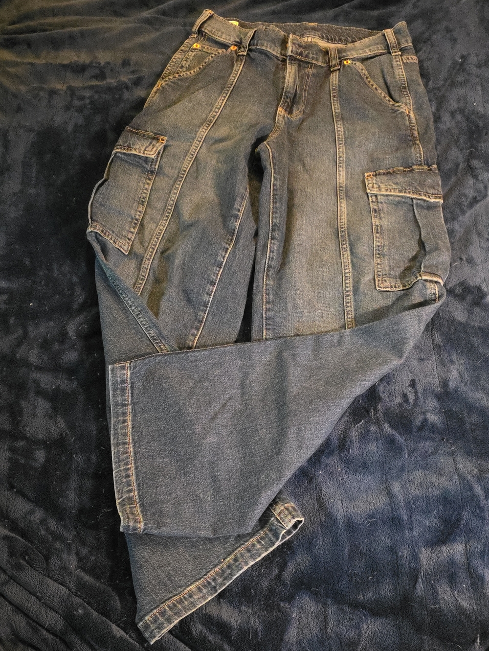 GAP Women's Loose Cargo Mid-Rise Jeans in Dark Blue
